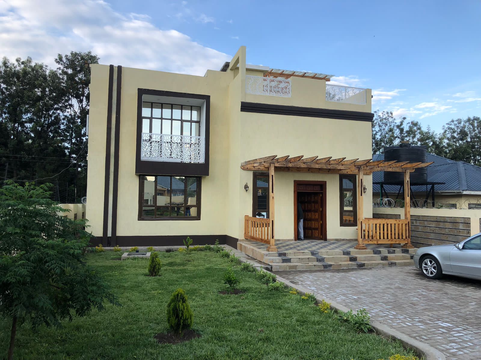 4 Bedroom classy Maisonette 