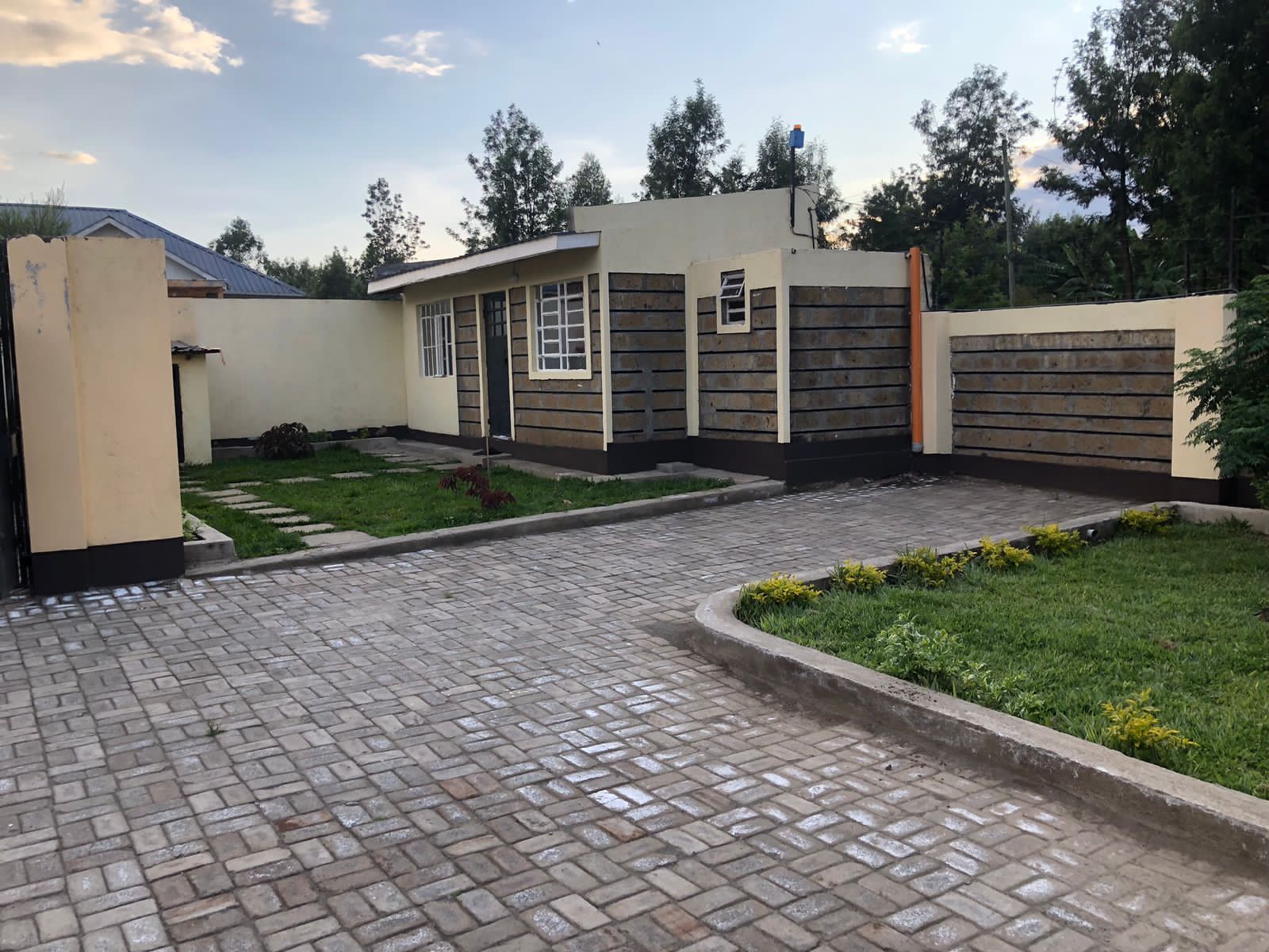 4 Bedroom classy Maisonette 